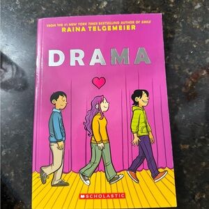 Scholastic 'Drama' Graphic Novel - Pink and Yellow Cover Raina Telhemeier